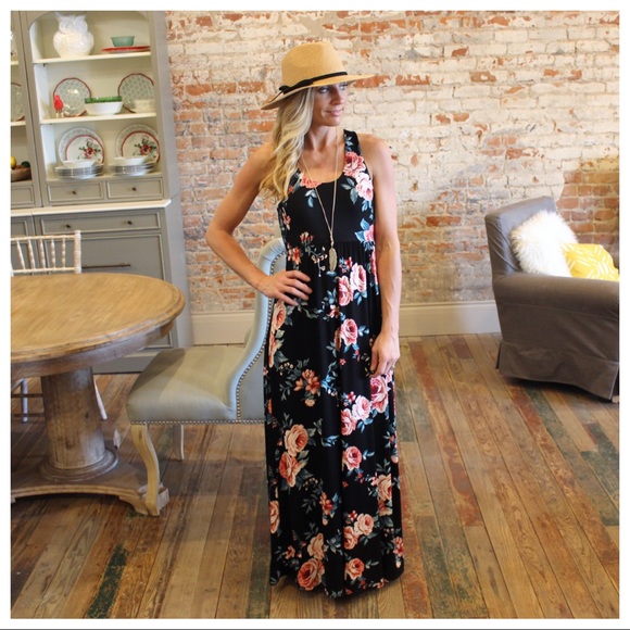 🌞SUMMER SALE🌞 Black floral sleeveless maxi dress - Picture 3 of 4